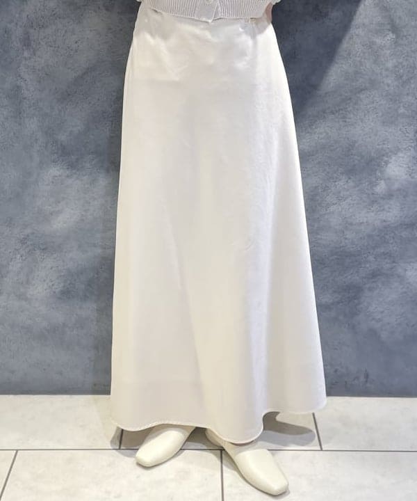 高木 菜央さんの「BEAMS WOMEN｜【別注】ATON / DRY COTTON JERSEY ロングスリーブ Tシャツ」を使ったコーディネート