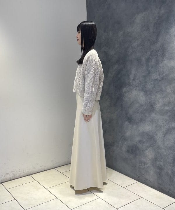 高木 菜央さんの「BEAMS WOMEN｜【別注】ATON / DRY COTTON JERSEY ロングスリーブ Tシャツ」を使ったコーディネート