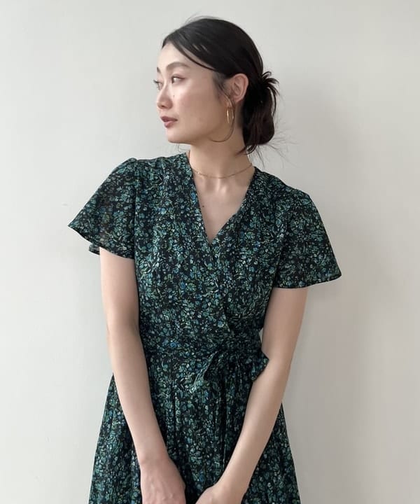 隈元 楓さんの「BEAMS WOMEN｜【別注】MARIHA / マドモアゼル プリント ワンピース」を使ったコーディネート