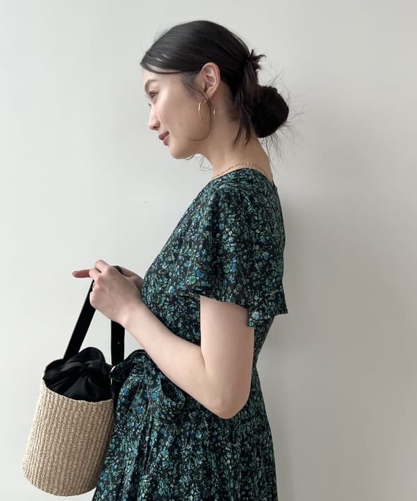 隈元 楓さんの「BEAMS WOMEN｜【別注】MARIHA / マドモアゼル プリント ワンピース」を使ったコーディネート