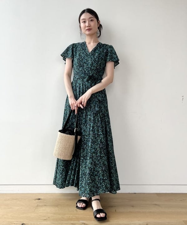 隈元 楓さんの「BEAMS WOMEN｜【別注】MARIHA / マドモアゼル プリント ワンピース」を使ったコーディネート
