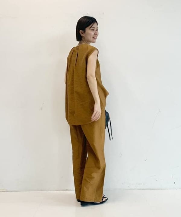 AONO SHIKAMAさんの「BEAMS WOMEN｜レーヨン リネン ギャザーブラウス」を使ったコーディネート