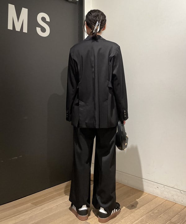 鈴木 亜美さんの「BEAMS WOMEN｜RBS / サイド キリカエ ワイド パンツ」を使ったコーディネート