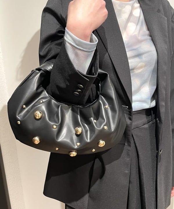 鈴木 亜美さんの「BEAMS WOMEN｜RBS / サイド キリカエ ワイド パンツ」を使ったコーディネート