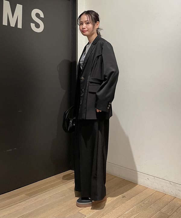 鈴木 亜美さんの「BEAMS WOMEN｜RBS / サイド キリカエ ワイド パンツ」を使ったコーディネート