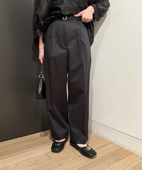 Ito_ririkaさんの「BEAMS WOMEN｜エンブロイダリー パフスリーブ ブラウス」を使ったコーディネート