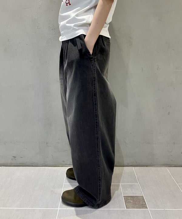 小原 もこさんの「BEAMS WOMEN｜スクエア ボストンバッグ」を使ったコーディネート