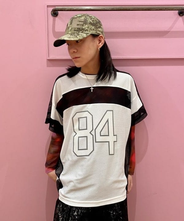 はるひむさんの「BEAMS WOMEN｜メッシュ ナンバーロゴ ビッグ Tシャツ」を使ったコーディネート