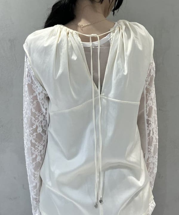 須賀さんの「BEAMS WOMEN｜ヴィンテージ レース ブラウス」を使ったコーディネート