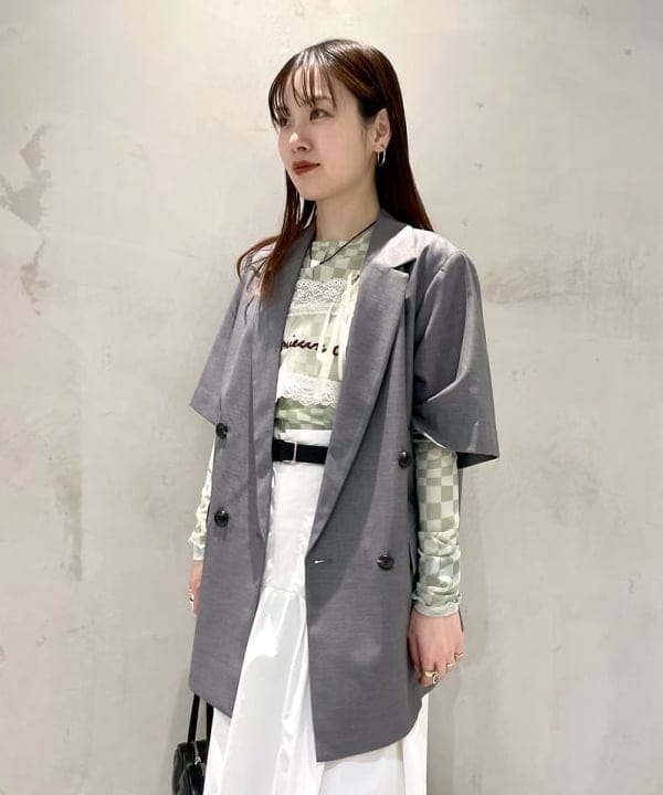 カタヤマ アヤさんの「BEAMS WOMEN｜4ボタン ダブル ハーフスリーブ ジャケット」を使ったコーディネート