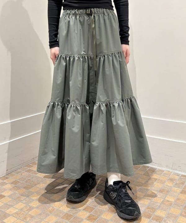 吉田 花さんの「BEAMS WOMEN｜【別注】Gramicci / ティアード スカート」を使ったコーディネート