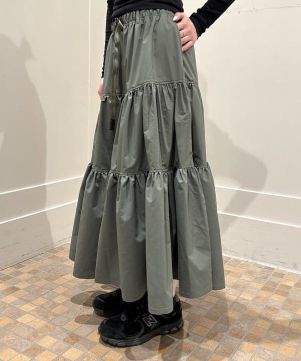 吉田 花さんの「BEAMS WOMEN｜【別注】Gramicci / ティアード スカート」を使ったコーディネート