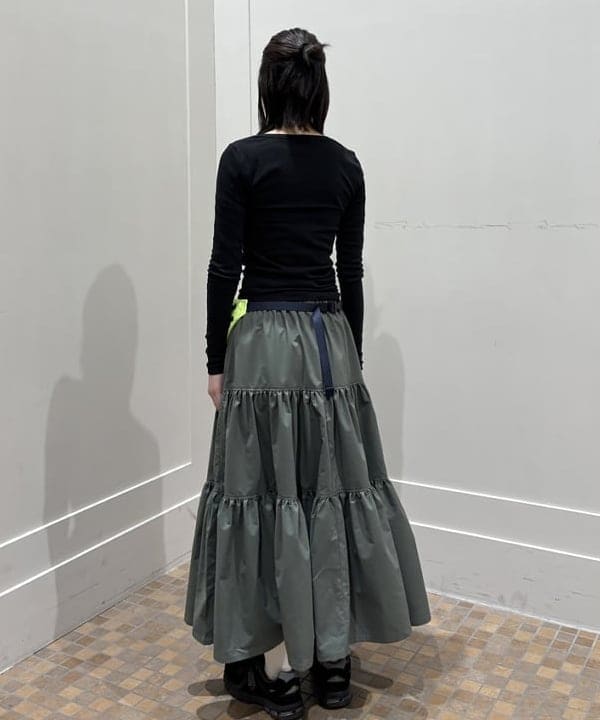 吉田 花さんの「BEAMS WOMEN｜【別注】Gramicci / ティアード スカート」を使ったコーディネート