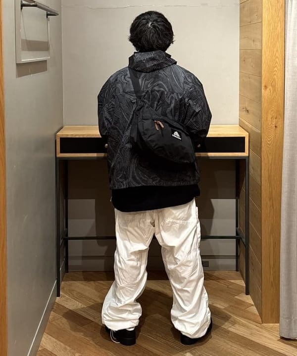 三宅 康平さんの「BEAMS WOMEN｜adidas / SUPERSTAR 2 BLACK」を使ったコーディネート