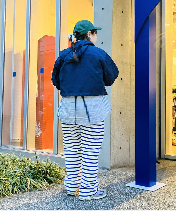 佐藤 歩さんの「BEAMS WOMEN｜ジャージー イージー パンツ」を使ったコーディネート