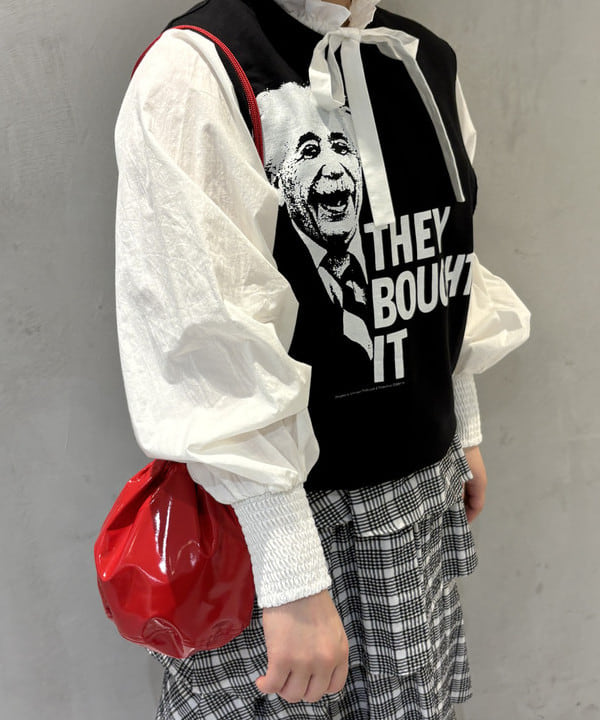大石彩可さんの「BEAMS WOMEN｜【別注】NAPRON / エナメル ミニ ペイシェント バッグ」を使ったコーディネート