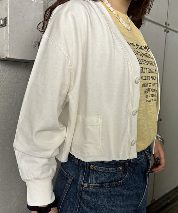 チナツさんの「BEAMS WOMEN｜カットオフ Vネック カーディガン」を使ったコーディネート