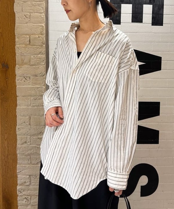 川口 恵さんの「BEAMS WOMEN｜ドビー ストライプ ビッグ ボタンダウン シャツ」を使ったコーディネート