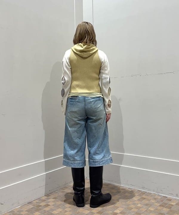 あすかさんの「BEAMS WOMEN｜フーディー ジップ ベスト」を使ったコーディネート