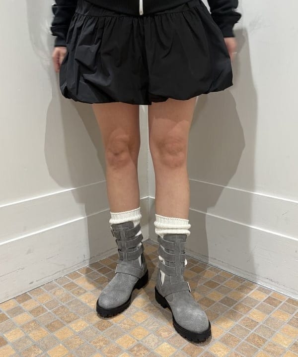 福田 まみさんの「BEAMS WOMEN｜タフタ バルーン ミニ ワンピース」を使ったコーディネート
