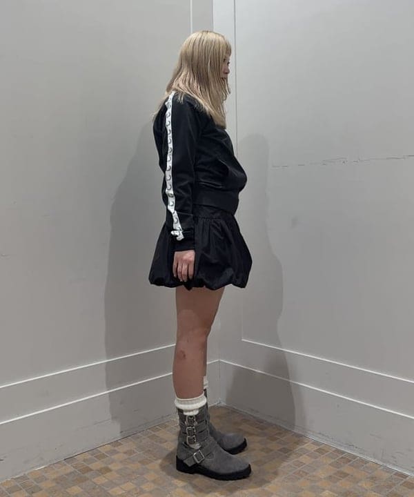 福田 まみさんの「BEAMS WOMEN｜タフタ バルーン ミニ ワンピース」を使ったコーディネート