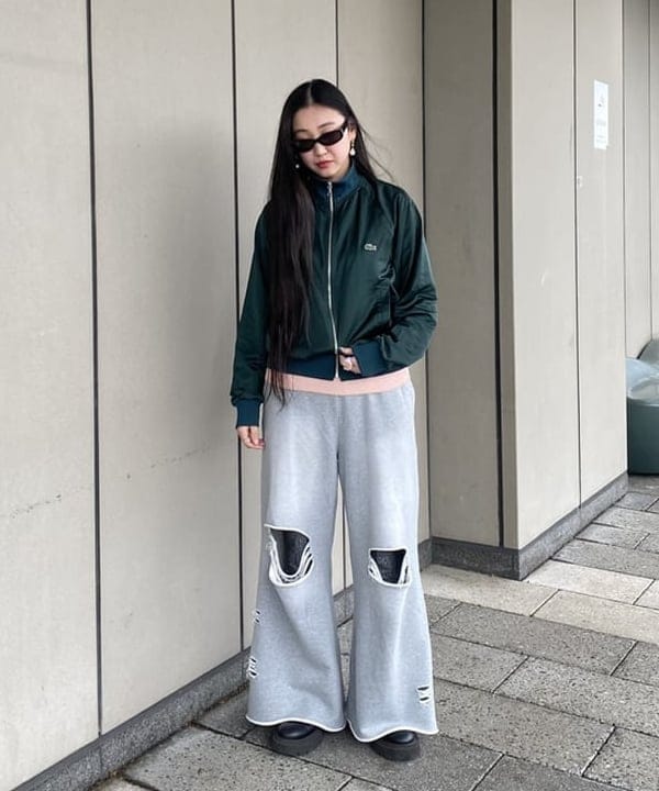 ayaさんの「BEAMS WOMEN｜【別注】LACOSTE / サテンジャケット」を使ったコーディネート