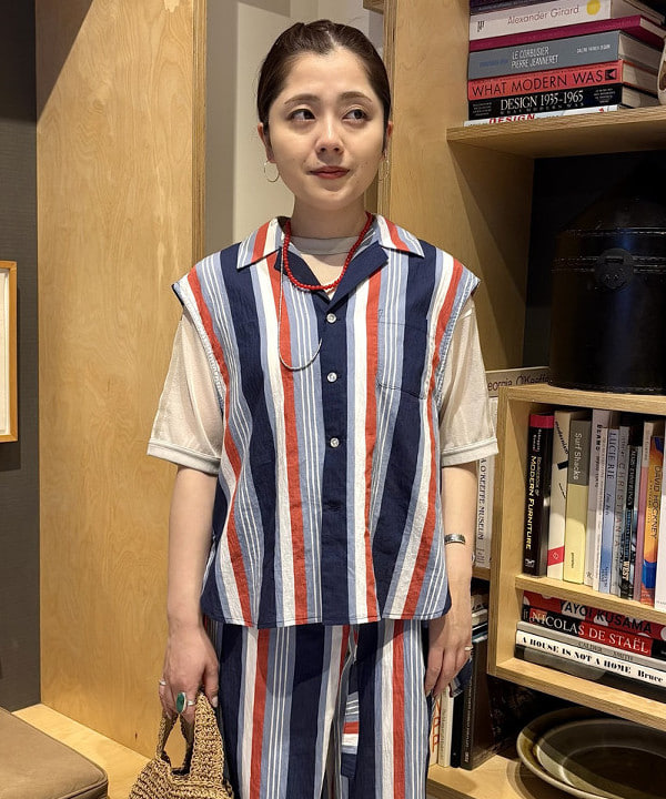吉野 多恵さんの「BEAMS WOMEN｜ペーパー ショルダーバッグ 25SS」を使ったコーディネート