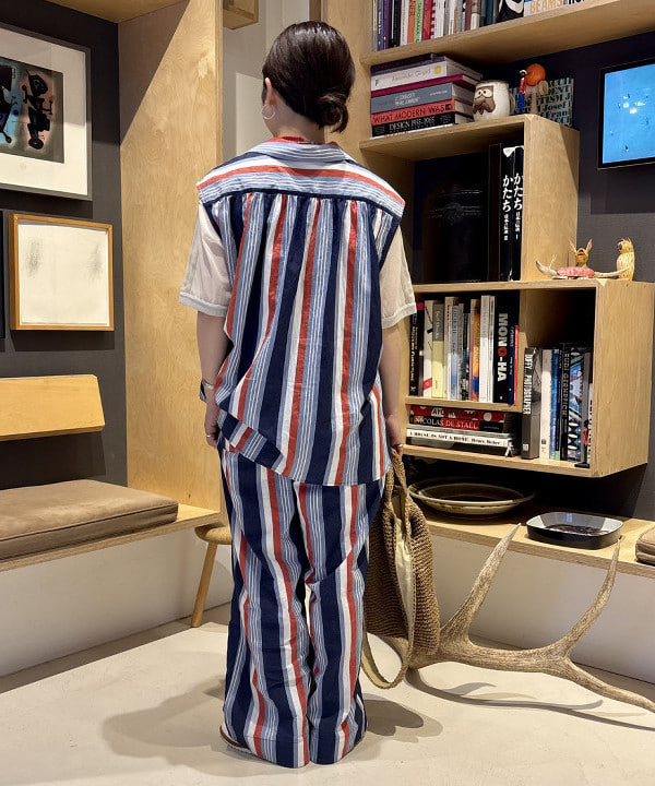 吉野 多恵さんの「BEAMS WOMEN｜ペーパー ショルダーバッグ 25SS」を使ったコーディネート