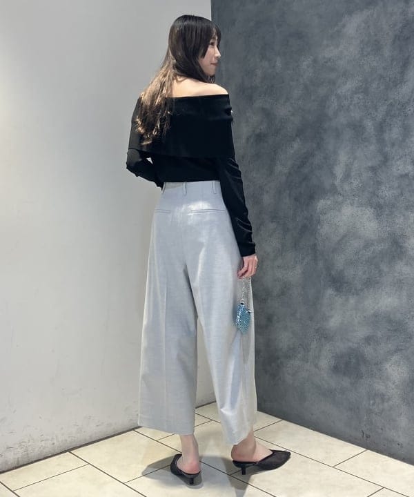 nodokaさんの「BEAMS WOMEN｜オフショルダー プルオーバーニット」を使ったコーディネート