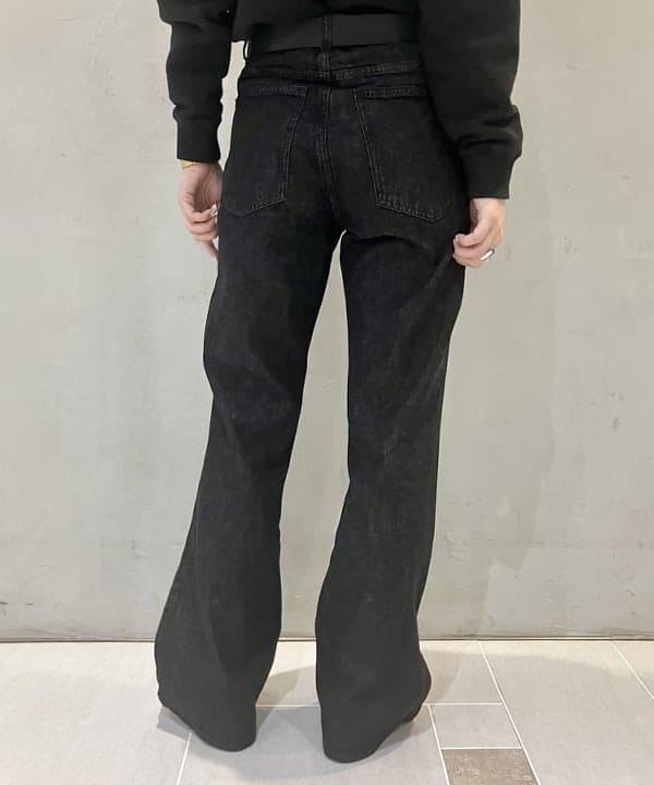 小原 もこさんの「BEAMS WOMEN｜BUZZ RICKSON'S / GOLD TIGER PATTERN JACKET」を使ったコーディネート