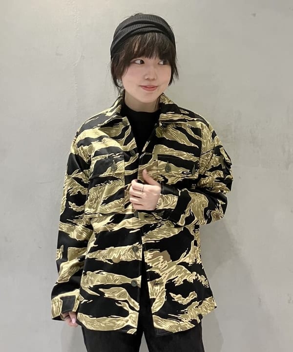 小原 もこさんの「BEAMS WOMEN｜BUZZ RICKSON'S / GOLD TIGER PATTERN JACKET」を使ったコーディネート