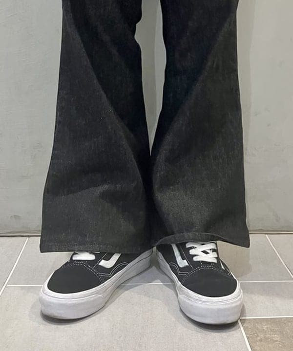 小原 もこさんの「BEAMS WOMEN｜BUZZ RICKSON'S / GOLD TIGER PATTERN JACKET」を使ったコーディネート