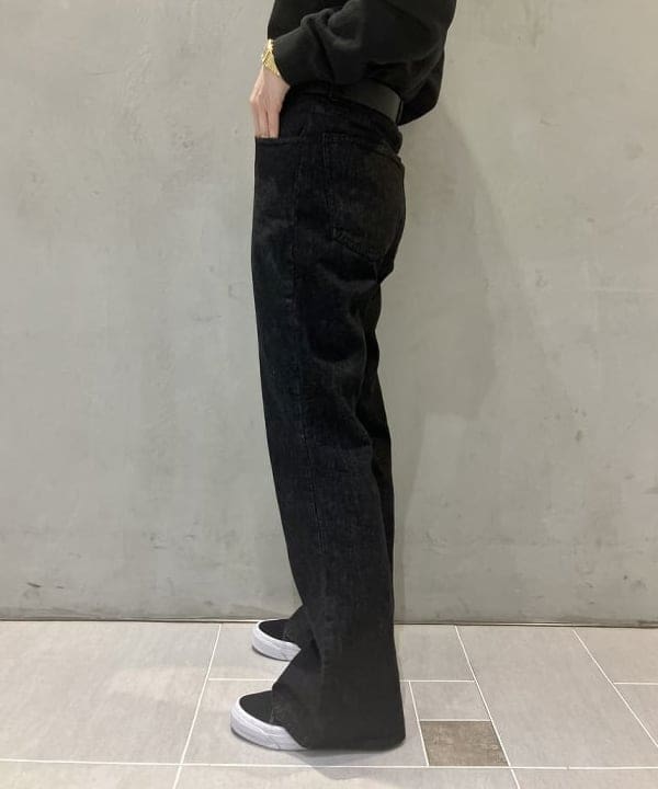 小原 もこさんの「BEAMS WOMEN｜BUZZ RICKSON'S / GOLD TIGER PATTERN JACKET」を使ったコーディネート