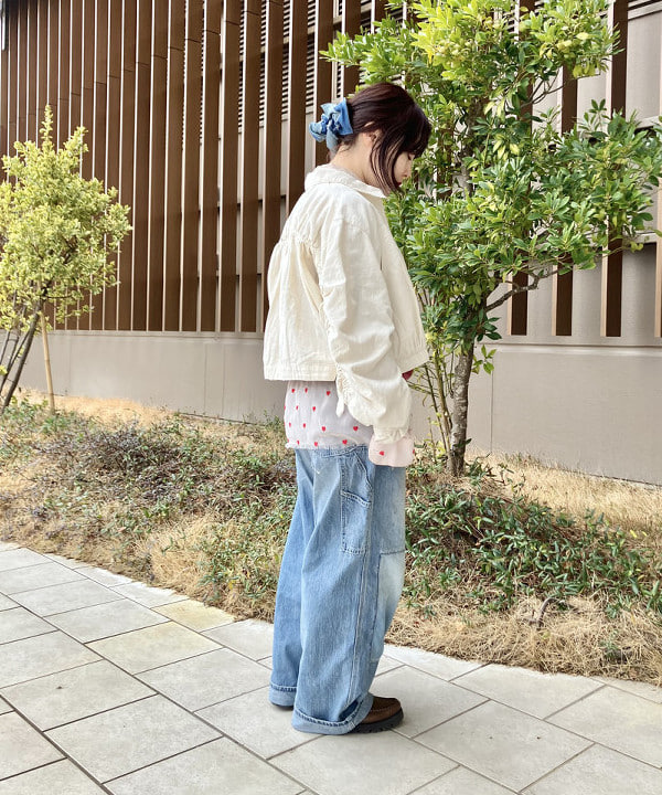 乙藤 侑里さんの「BEAMS WOMEN｜maturely / デニム リペア スクエア シュシュ」を使ったコーディネート