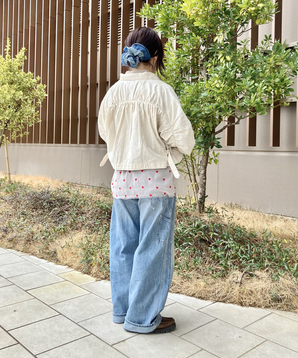 乙藤 侑里さんの「BEAMS WOMEN｜maturely / デニム リペア スクエア シュシュ」を使ったコーディネート