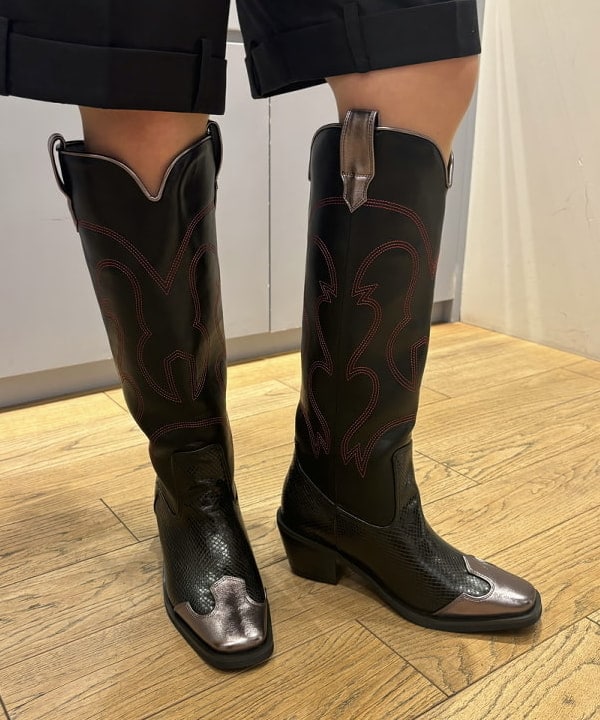 山本 里南さんの「BEAMS WOMEN｜デニム ジップ ビスチェ」を使ったコーディネート