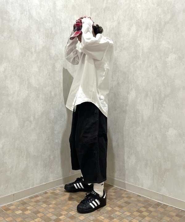 菊田 悠さんの「BEAMS WOMEN｜【別注】DANTON / COOLMAX（R） オックスフォード シャツ」を使ったコーディネート