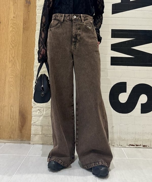 ヒカリさんの「BEAMS WOMEN｜オーバーダイ デニム パンツ」を使ったコーディネート