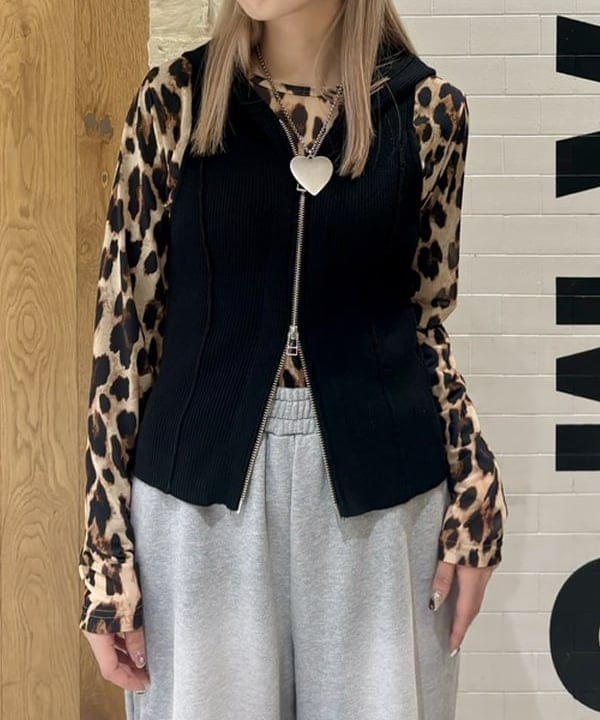 ヒカリさんの「BEAMS WOMEN｜フーディー ジップ ベスト」を使ったコーディネート