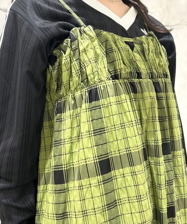 Sakiさんの「BEAMS WOMEN｜チェック ティアード キャミ ワンピース」を使ったコーディネート