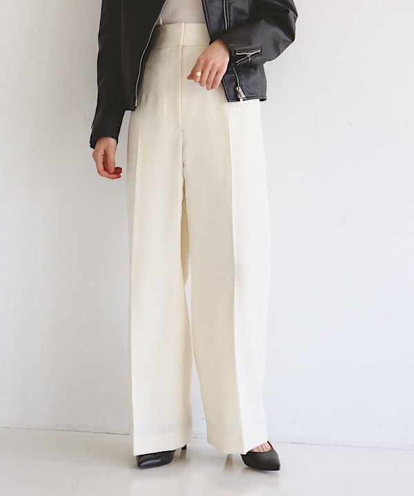 shibataさんの「BEAMS WOMEN｜マット シープスキン ノーカラー ライダース ブルゾン」を使ったコーディネート