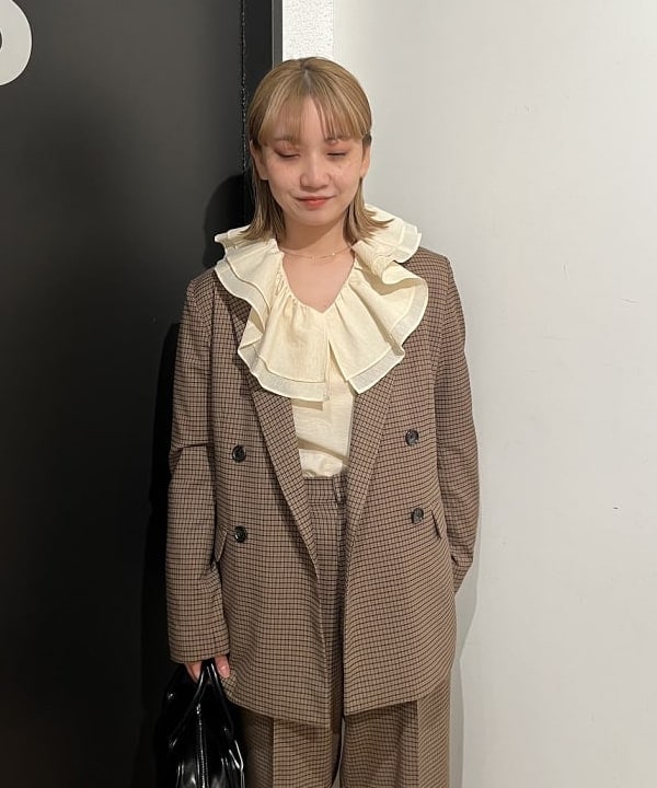 Ito_ririkaさんの「BEAMS WOMEN｜チェック 4ボタン ダブル ジャケット」を使ったコーディネート
