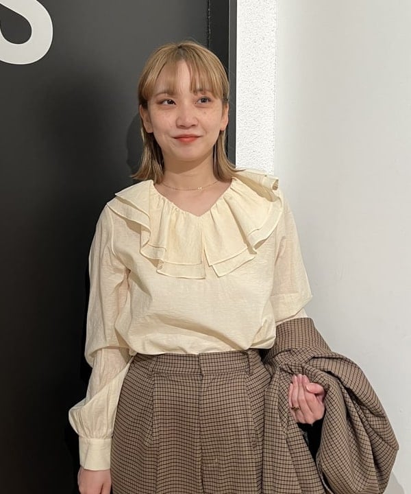 Ito_ririkaさんの「BEAMS WOMEN｜チェック 4ボタン ダブル ジャケット」を使ったコーディネート