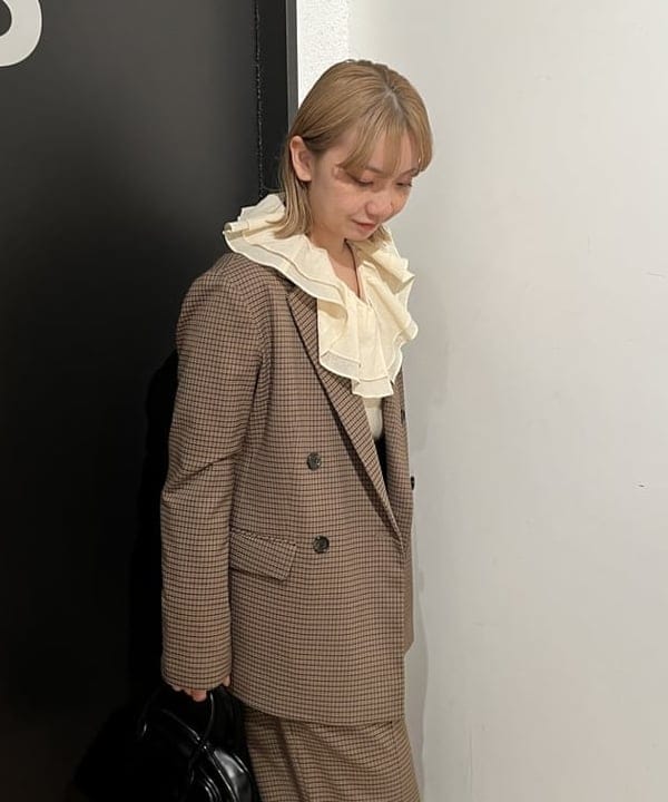 Ito_ririkaさんの「BEAMS WOMEN｜チェック 4ボタン ダブル ジャケット」を使ったコーディネート