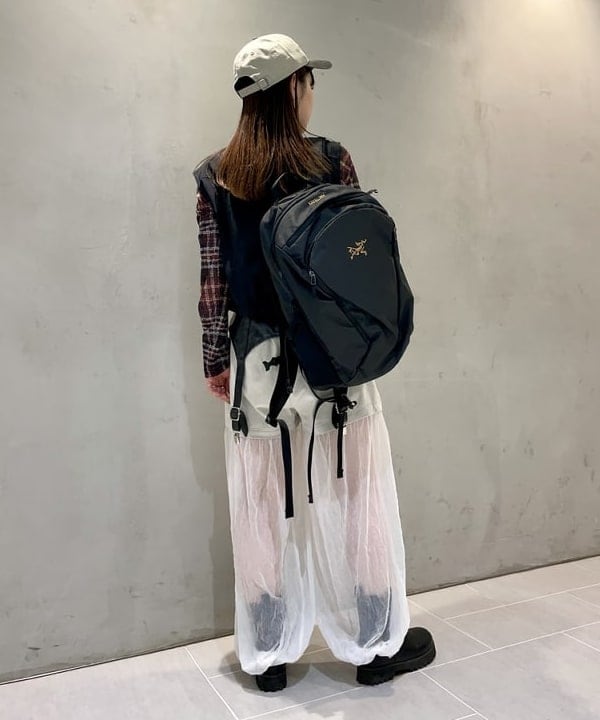 カタヤマ アヤさんの「BEAMS WOMEN｜シアー プリント クルーネック Tシャツ」を使ったコーディネート