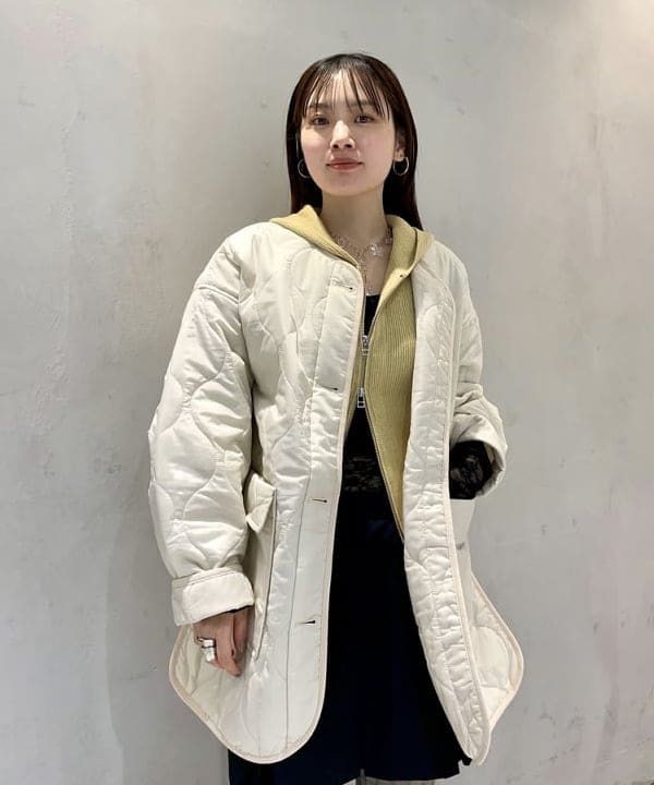 カタヤマ アヤさんの「BEAMS WOMEN｜キルティング ノーカラー ブルゾン」を使ったコーディネート