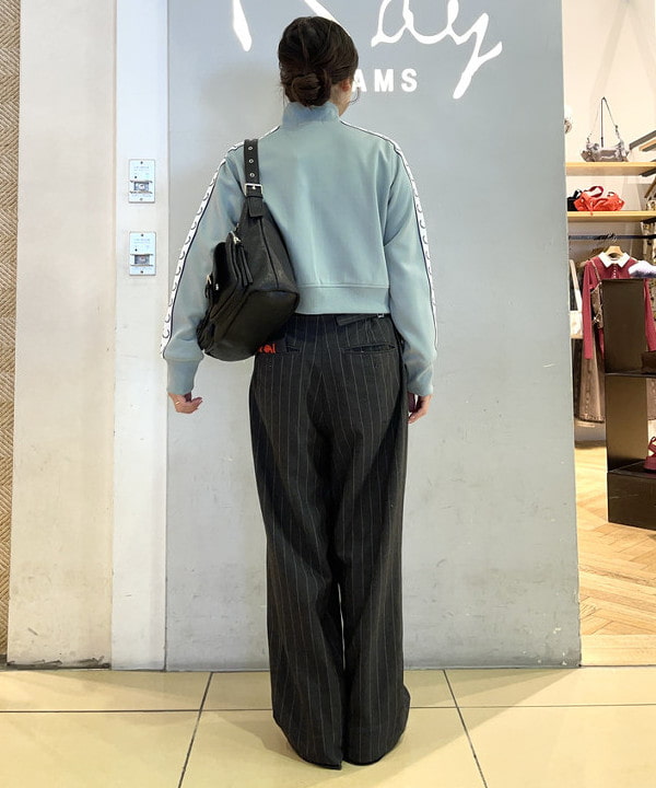 大木さんの「BEAMS WOMEN｜【別注】FRED PERRY / TRACK JACKET」を使ったコーディネート