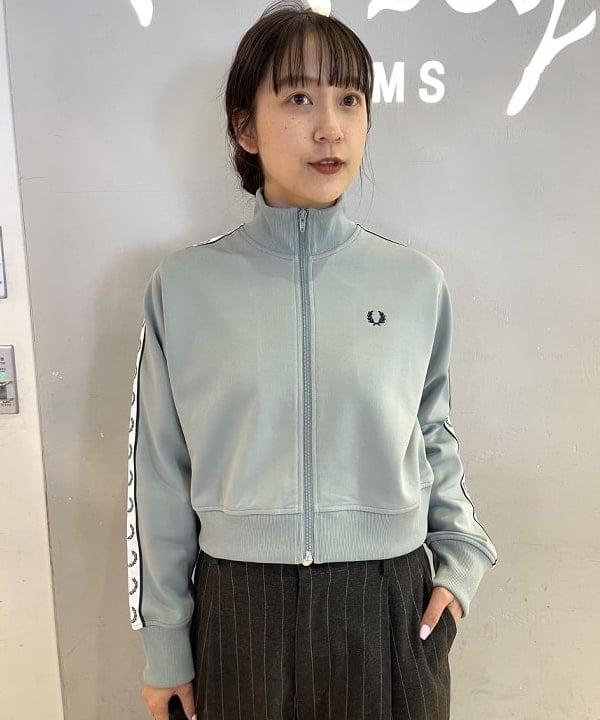 大木さんの「BEAMS WOMEN｜【別注】FRED PERRY / TRACK JACKET」を使ったコーディネート
