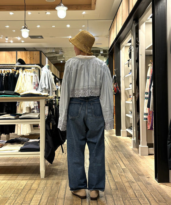 葵さんの「BEAMS WOMEN｜【別注】orSlow / ワイド フィット デニム パンツ」を使ったコーディネート