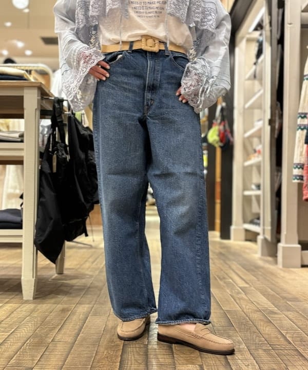 葵さんの「BEAMS WOMEN｜【別注】orSlow / ワイド フィット デニム パンツ」を使ったコーディネート